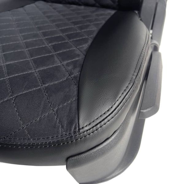 Чехлы Алькантара на Hyundai Getz 2002-2011 г.в. Чехлы Алькантара на Hyundai Getz 2002-2011 г.в.